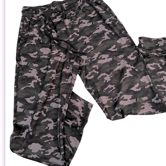 Fabletics High-Waisted Performance Jogger Camo Charcoal NWT - Picture 5 of 12